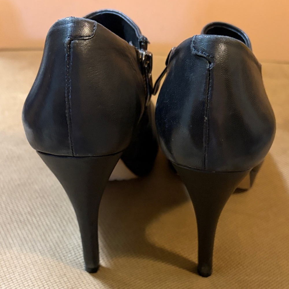 Vince Camuto Black Leather Ankle Booties - Picture 4 of 10